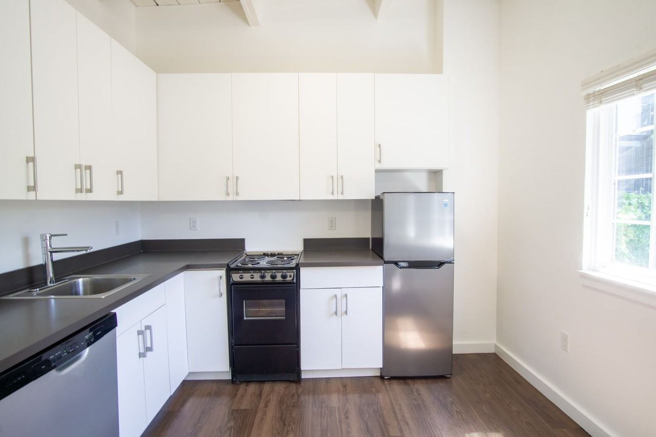 3327 Ne Sandy Blvd #208 - Photo 4 of 14