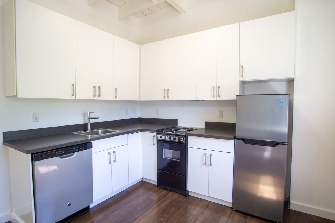 3327 Ne Sandy Blvd #208 - Photo 5 of 14