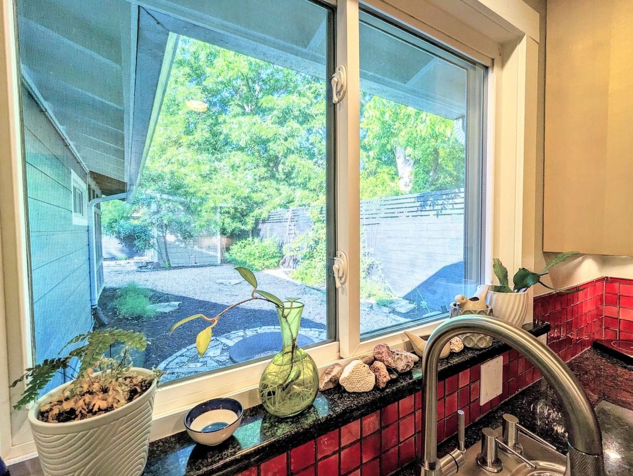 1821 Spillman St - Photo 5 of 48