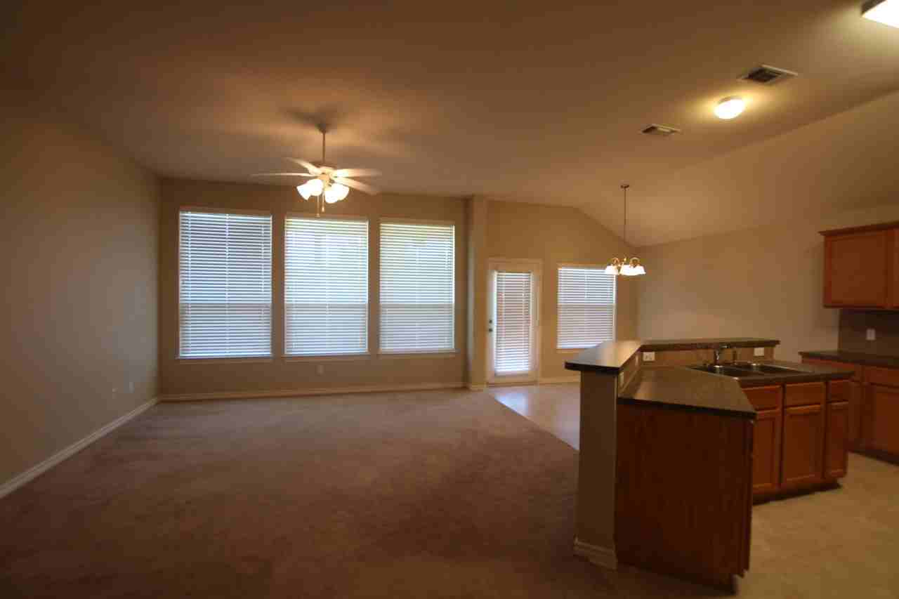 19993 Meadow West Ln - Photo 4 of 26