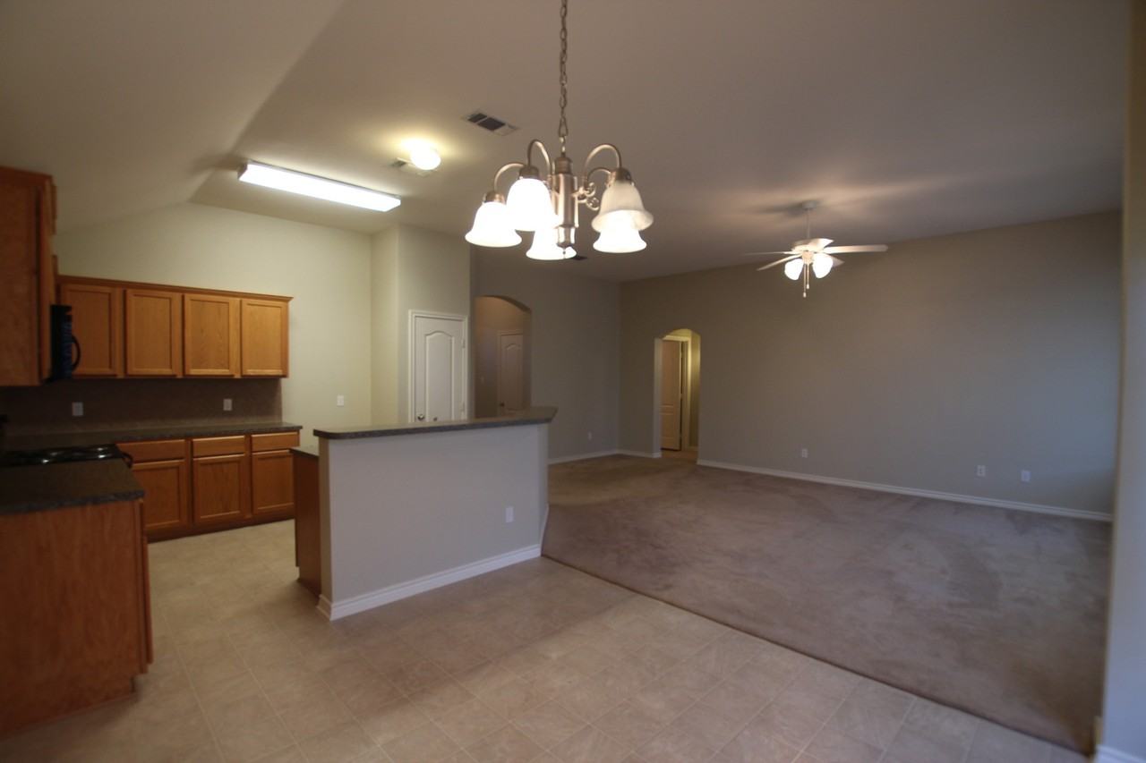 19993 Meadow West Ln - Photo 7 of 26