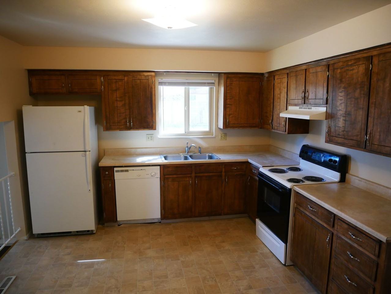 6615 Brook Park Dr - Photo 2 of 14