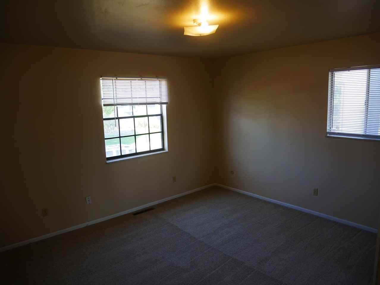 6615 Brook Park Dr - Photo 5 of 14