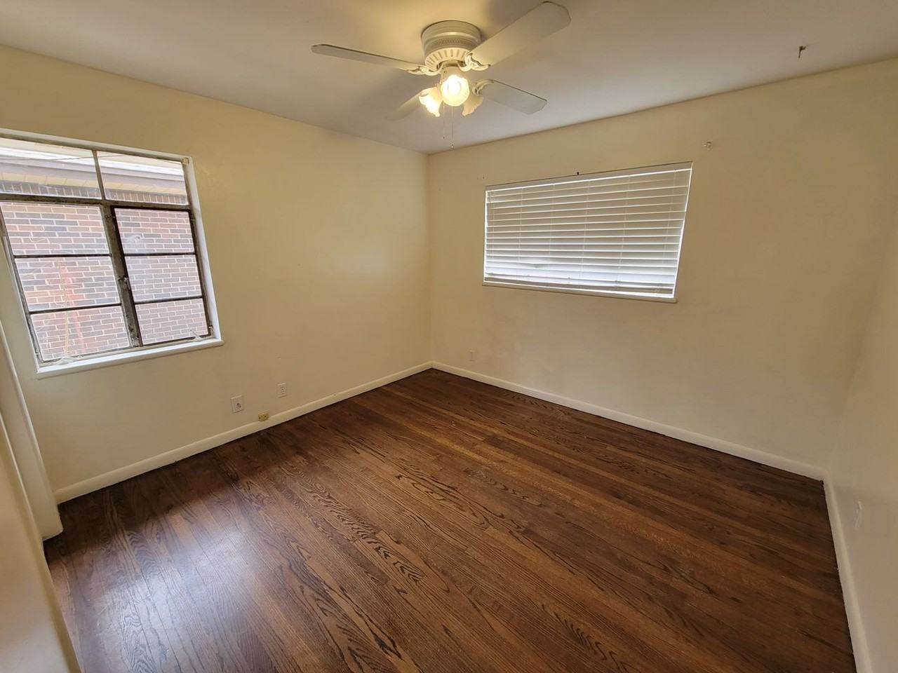 4721 Nw 15th St - Photo 3 of 16