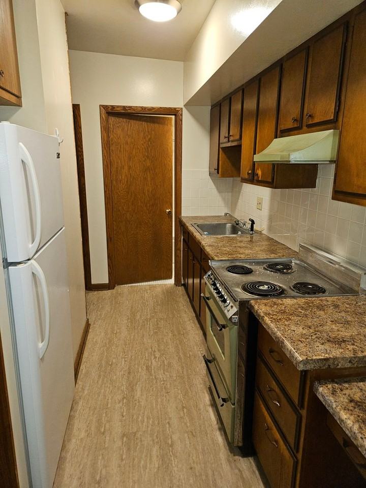 Town & Country Apartments - Photo 2 of 10