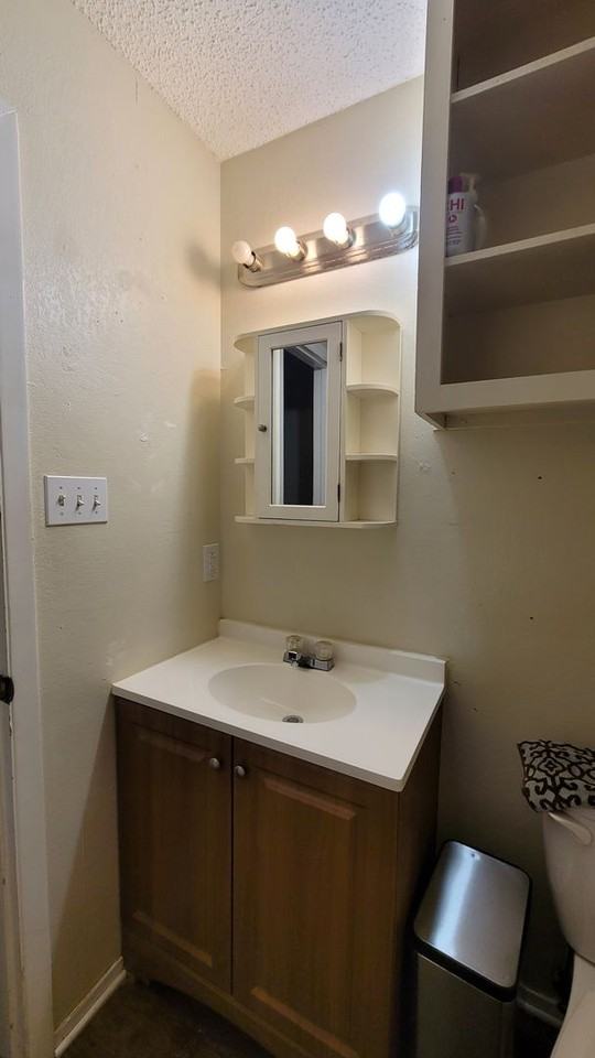 7410 Hickory Ave - Photo 7 of 15