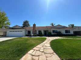 featured image of 1090 Foxenwood Dr