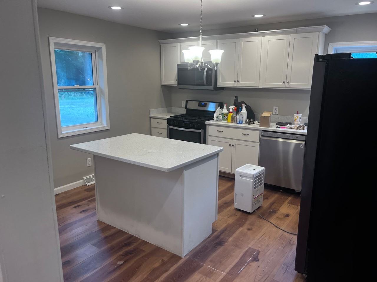 1321 42nd St - Photo 3 of 12