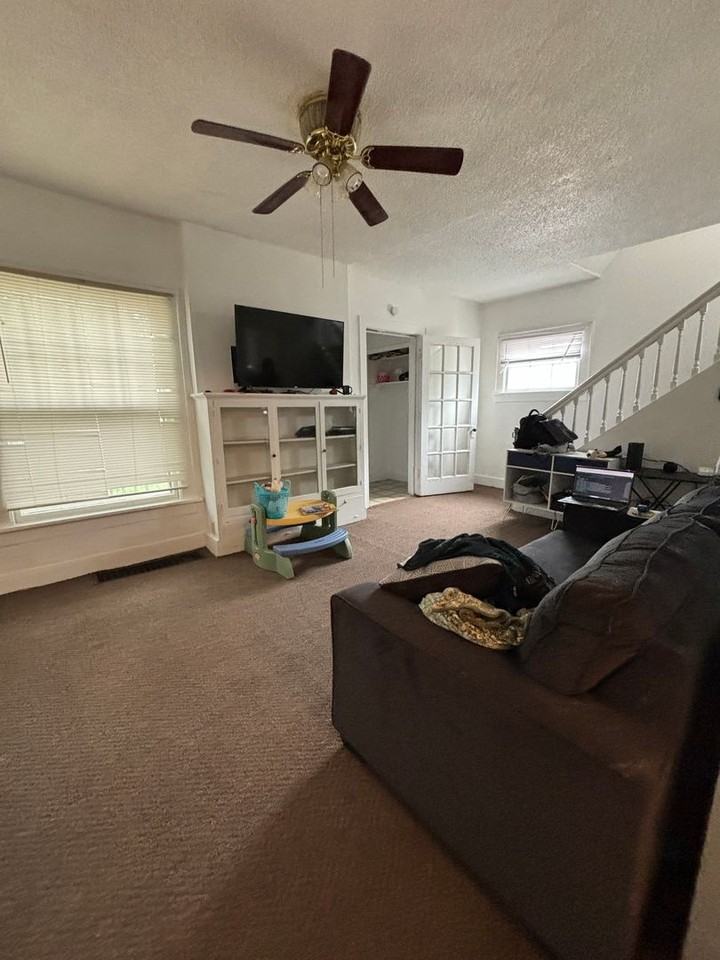 510 Baltimore St - Photo 4 of 9