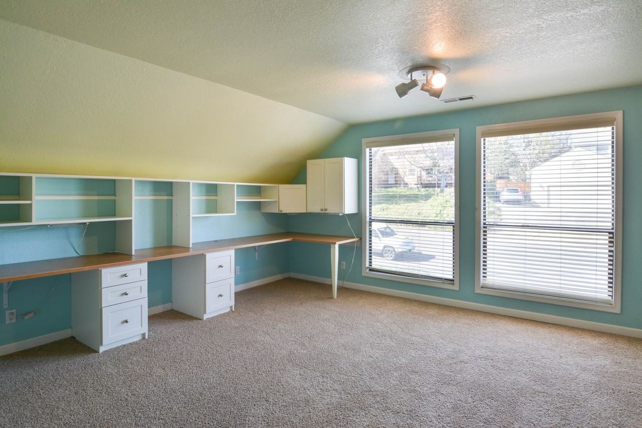 1043 Tamara Cir - Photo 6 of 16