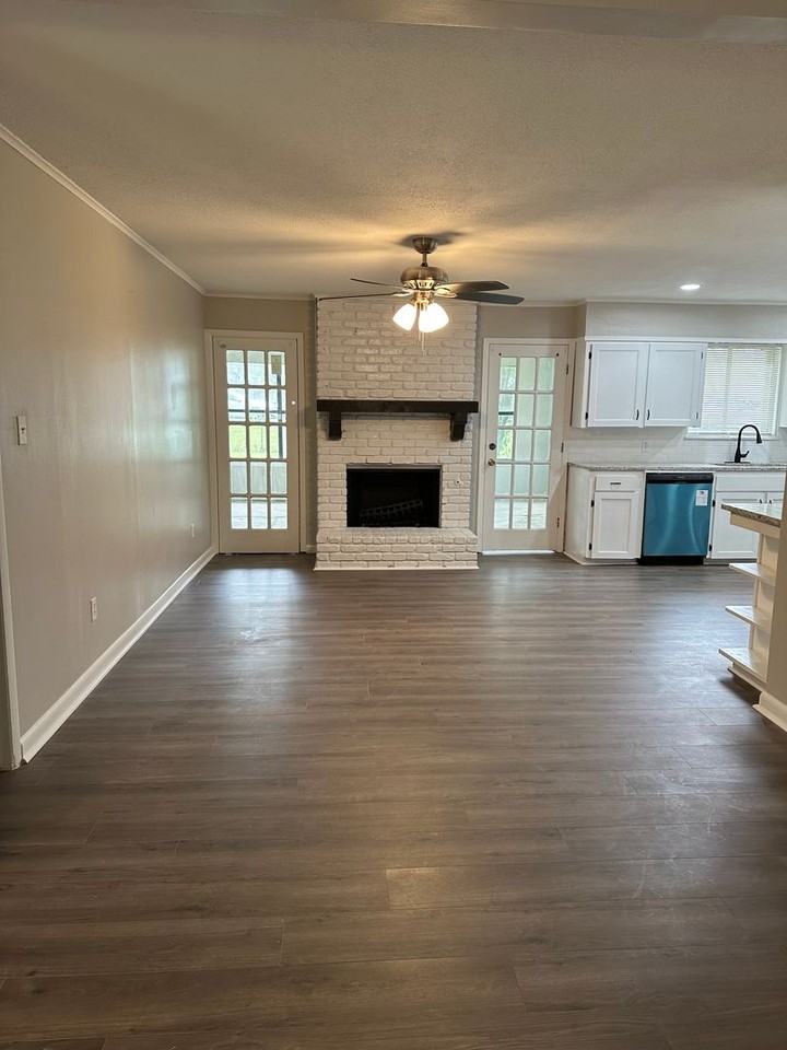 3200 Anita Cir - Photo 3 of 10