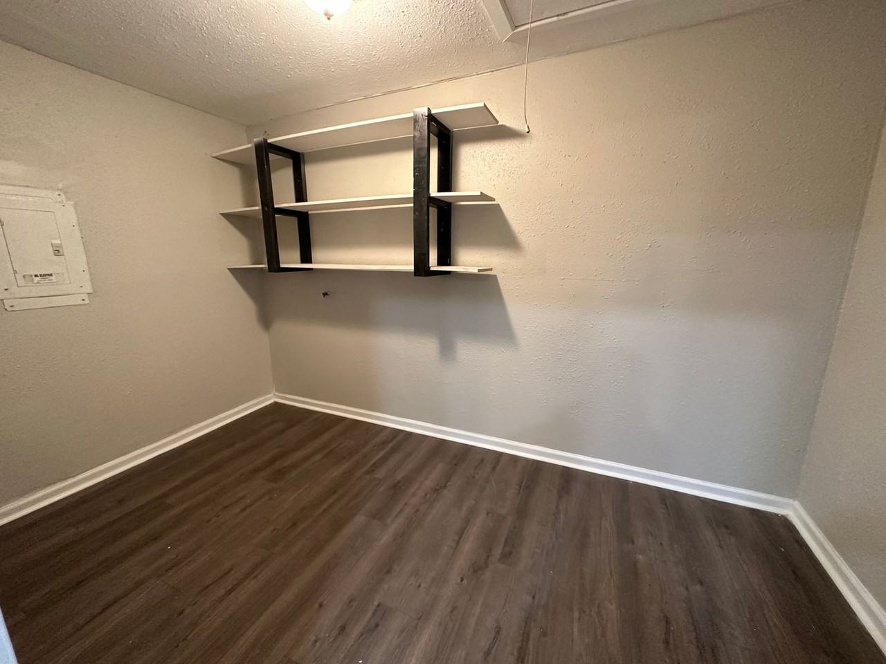 3200 Anita Cir - Photo 5 of 10