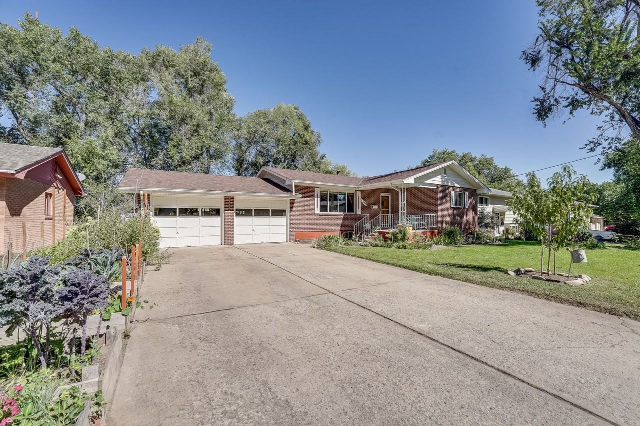 1550 Maple St - Photo 2 of 36