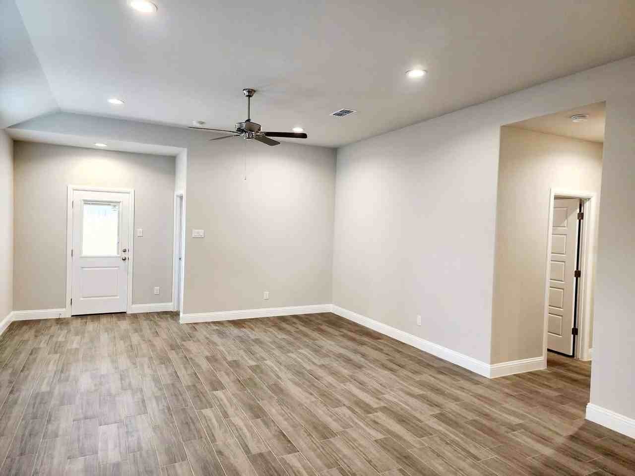 2320 Ruff Rd - Photo 3 of 18