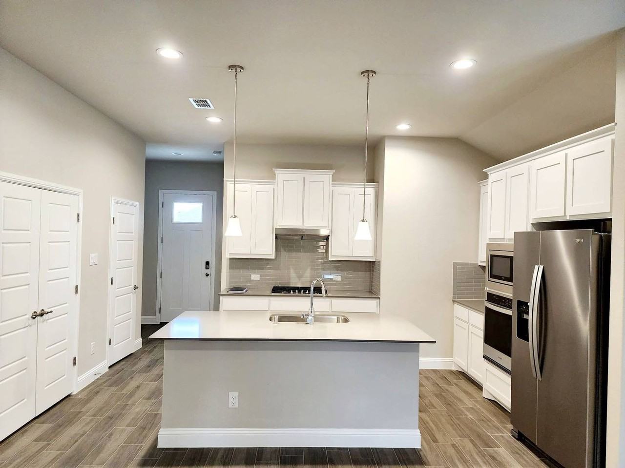 2320 Ruff Rd - Photo 7 of 18