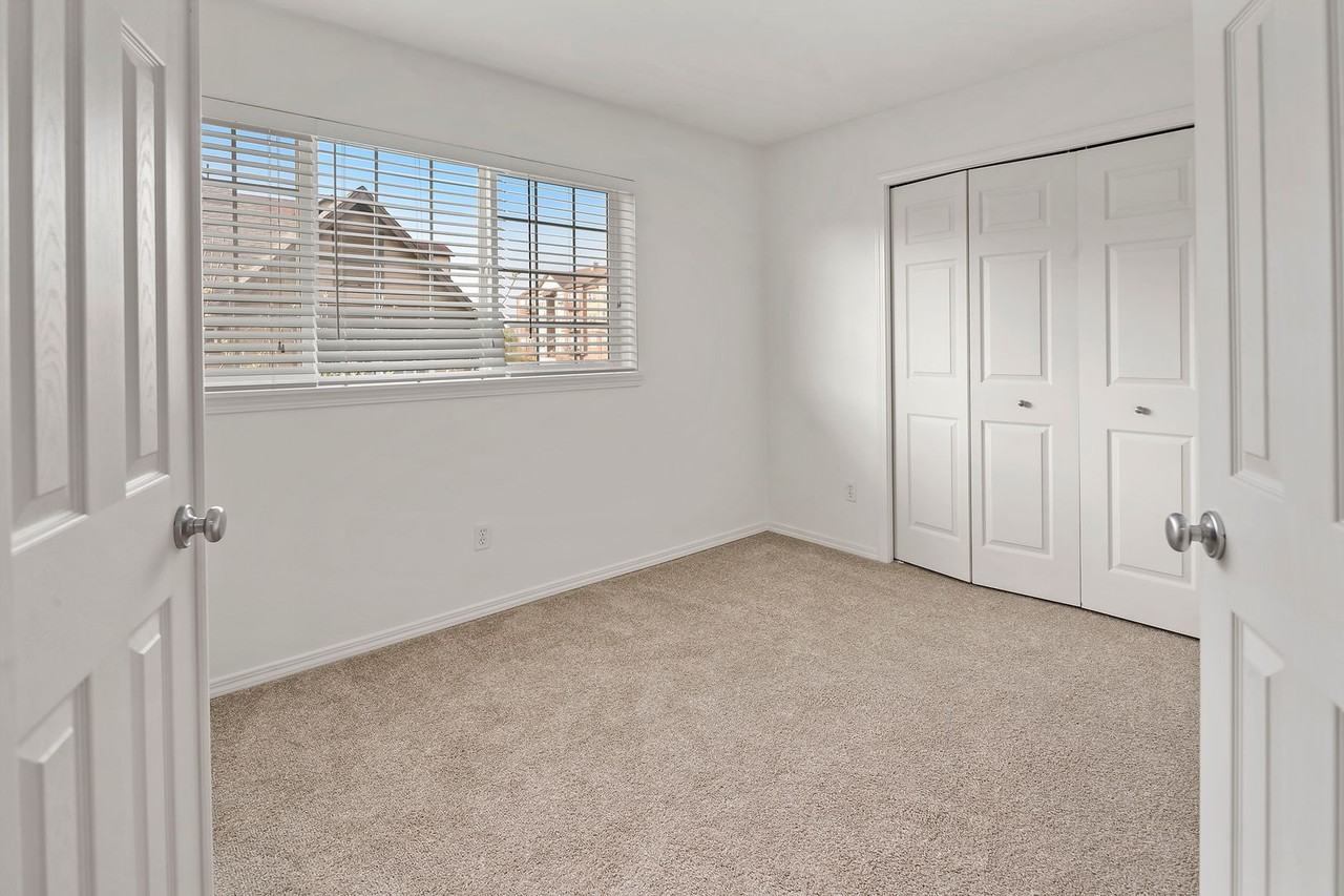 1611 Sw San Mateo Ter - Photo 4 of 27