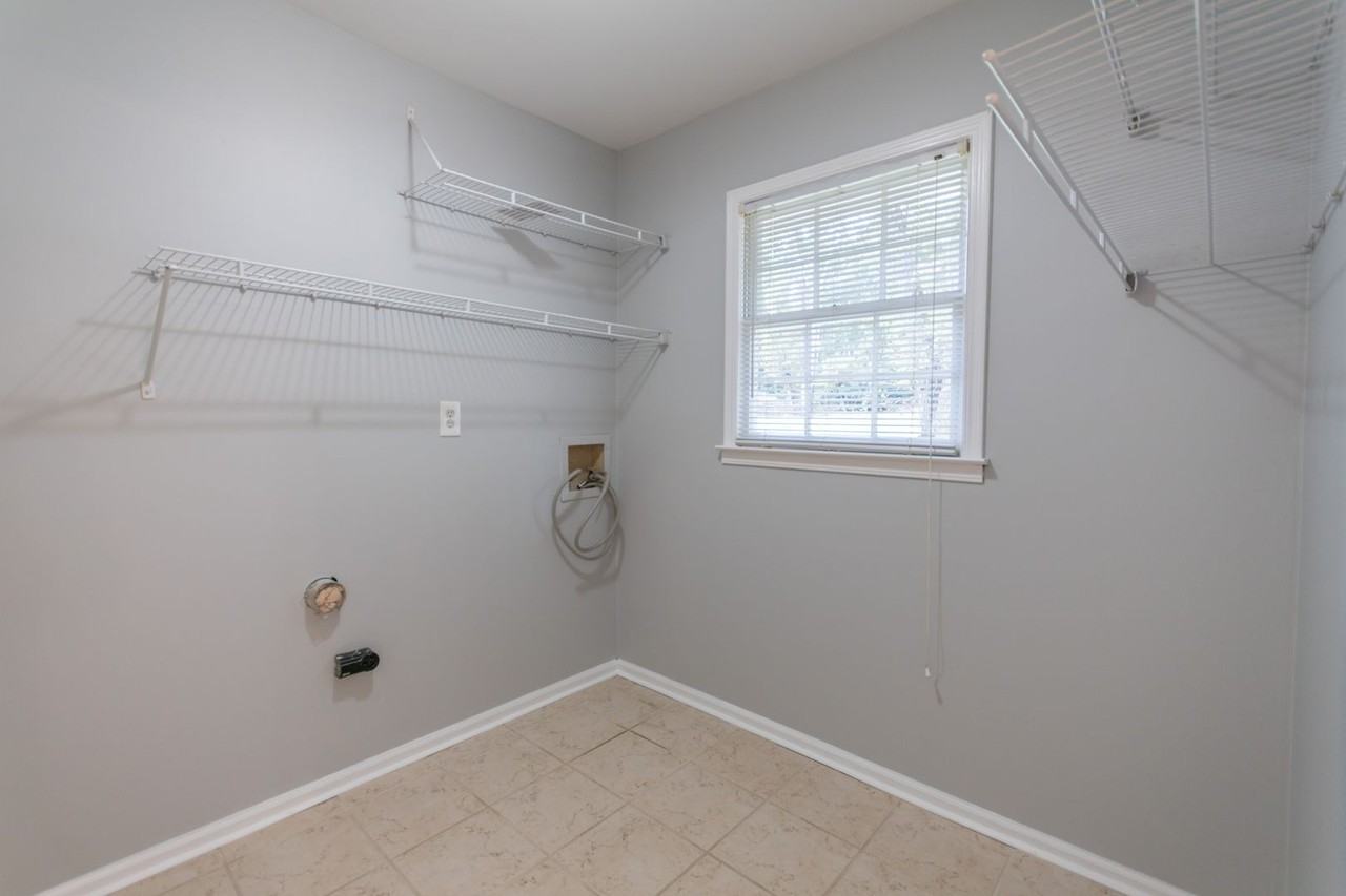 1317 Witham Dr - Photo 7 of 22