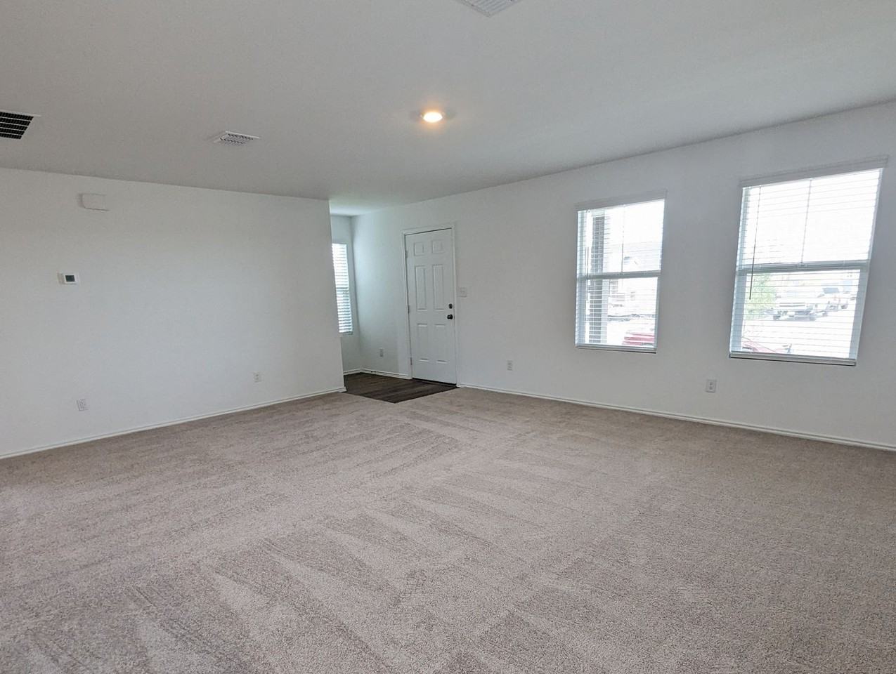 152 Avre Loop - Photo 4 of 24