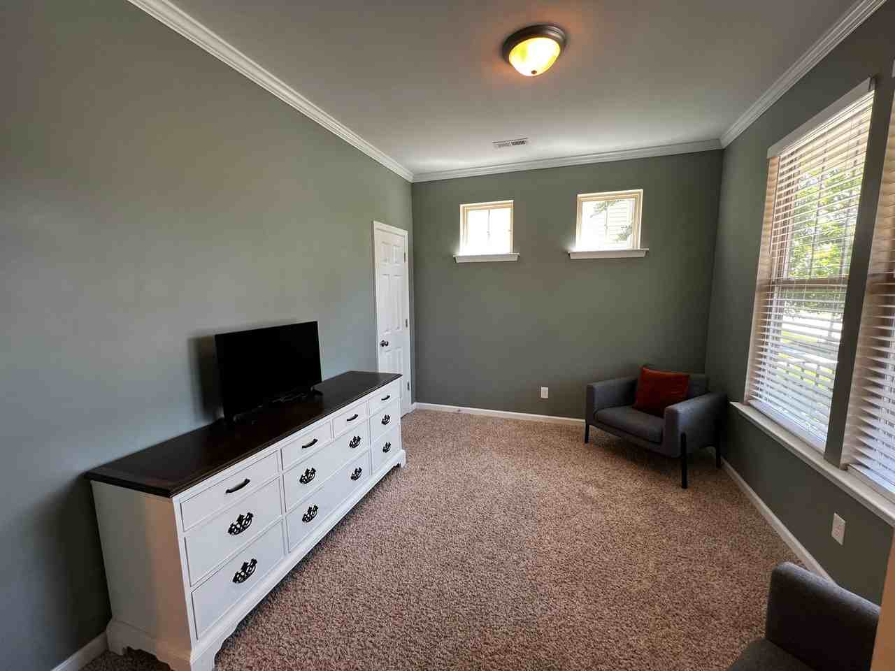 3251 Leighton Blvd - Photo 2 of 20