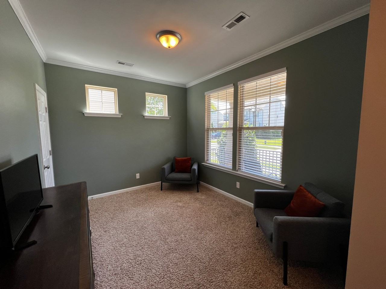 3251 Leighton Blvd - Photo 3 of 16