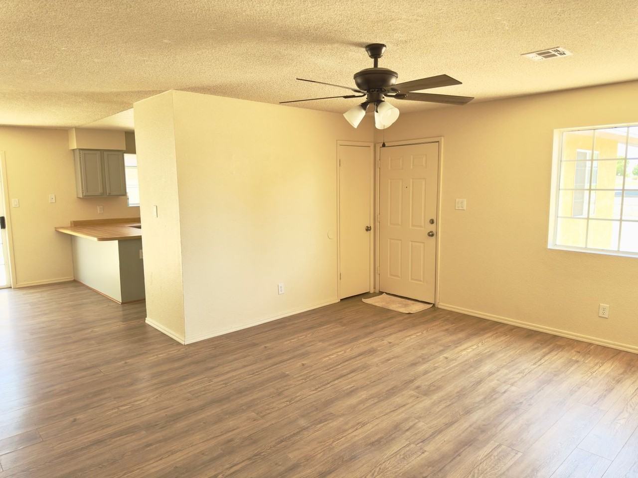 2012 S 46th Ave - Photo 3 of 14