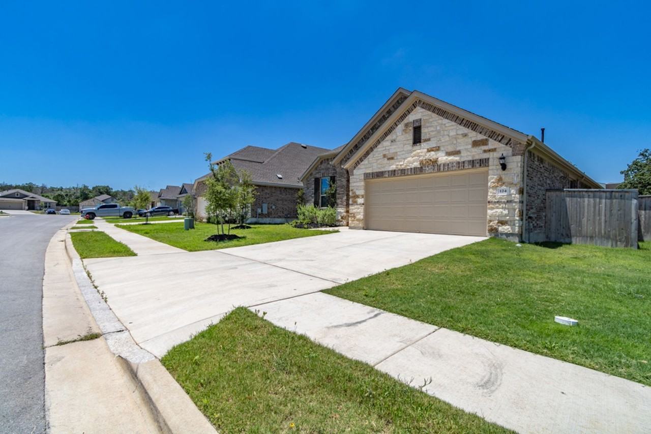 124 Shagbark Trl - Photo 3 of 31