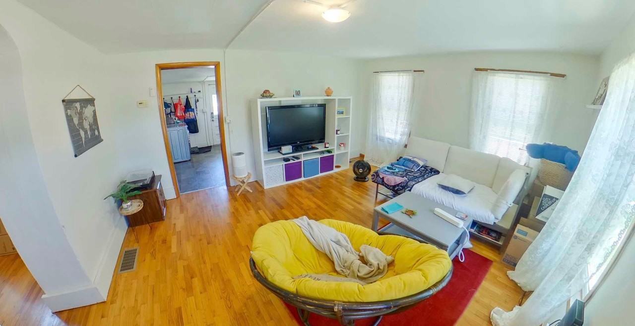 402 Bluemont Avenue - Photo 3 of 8