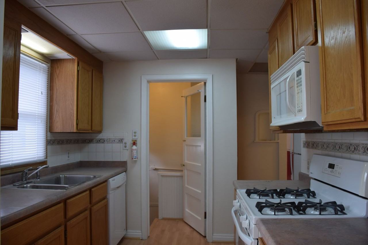 864 E Bryan Ave - Photo 3 of 16