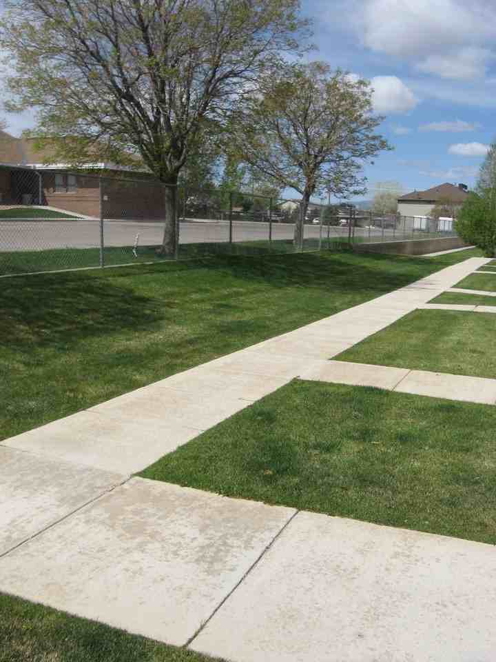 1148 N Northfield Rd #42 - Photo 3 of 17