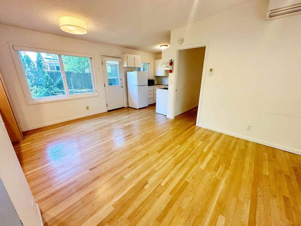 4924 Ne 15th Ave - Photo 2 of 17