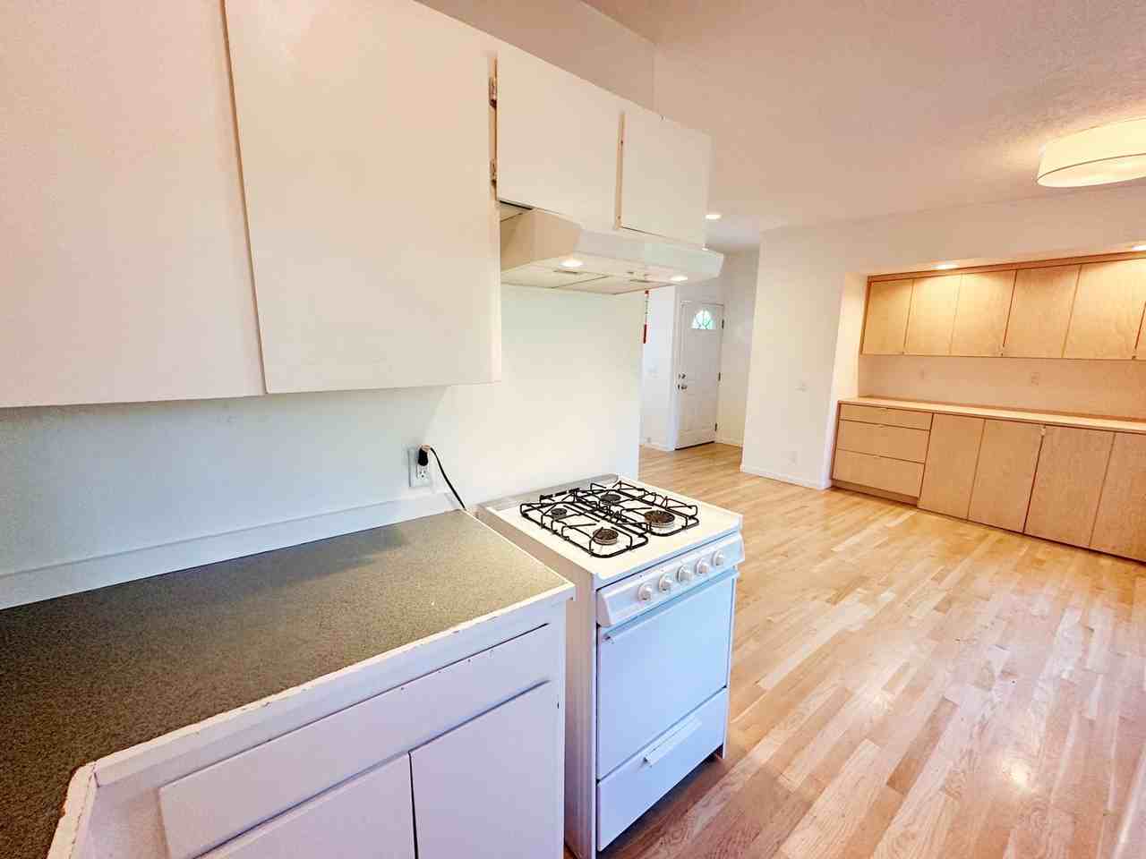 4924 Ne 15th Ave - Photo 3 of 17