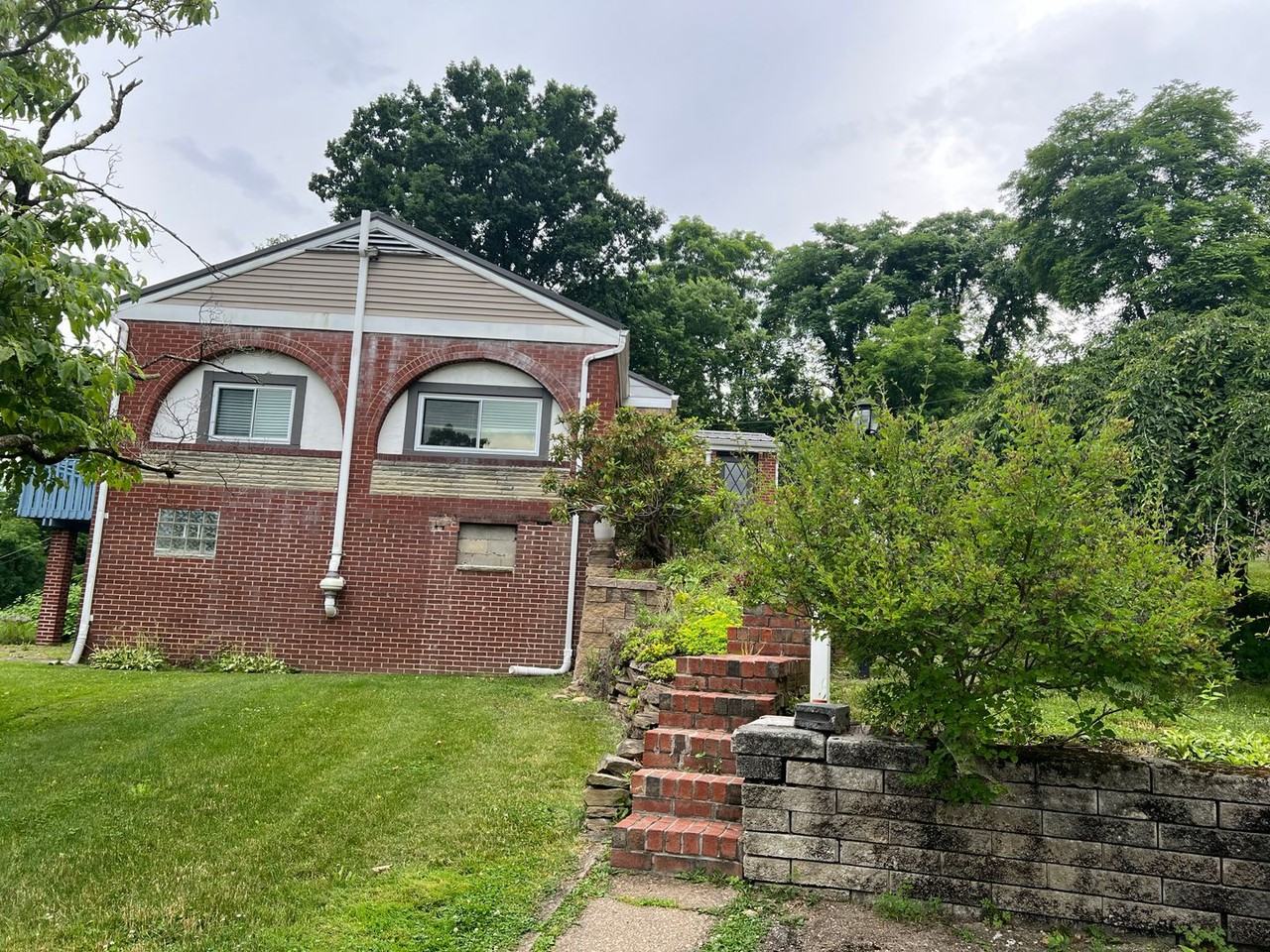 210 Linden Ave - Photo 2 of 25