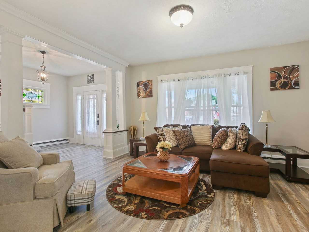 11 Stark St - Photo 2 of 17