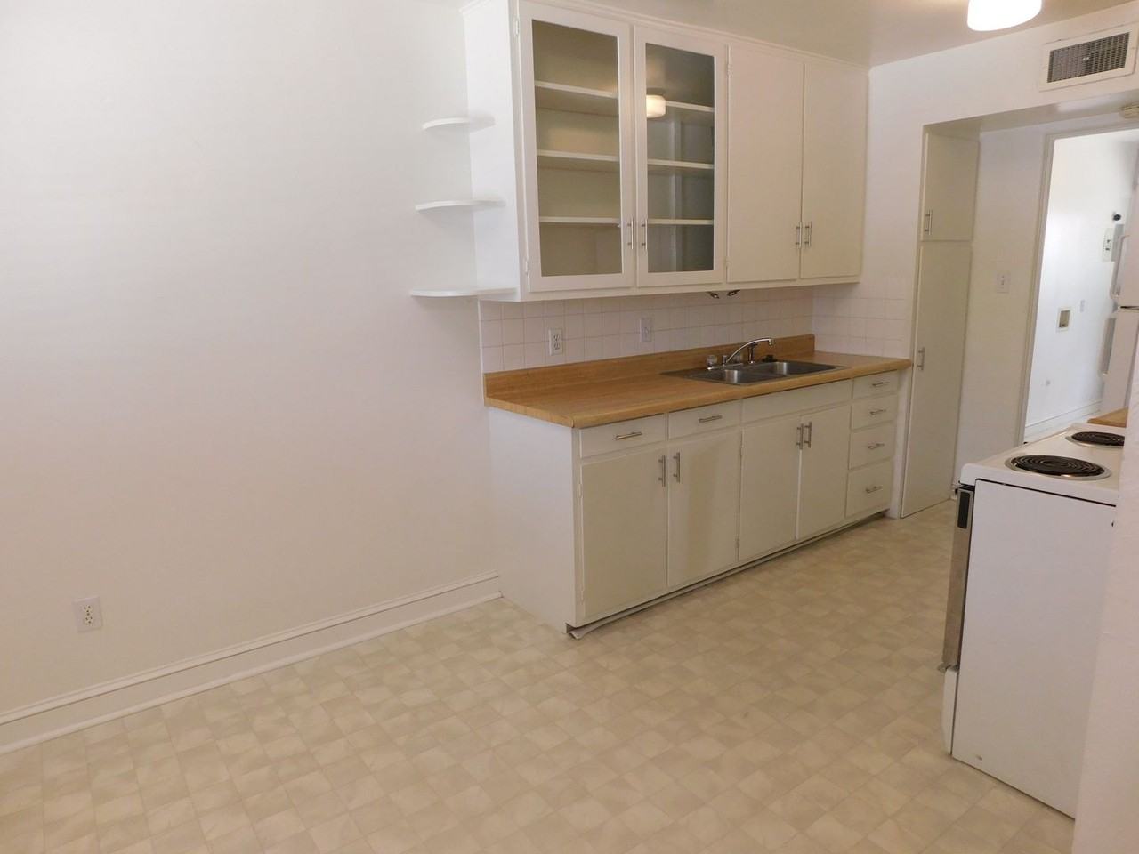 742 Bunting Ave - Photo 6 of 16