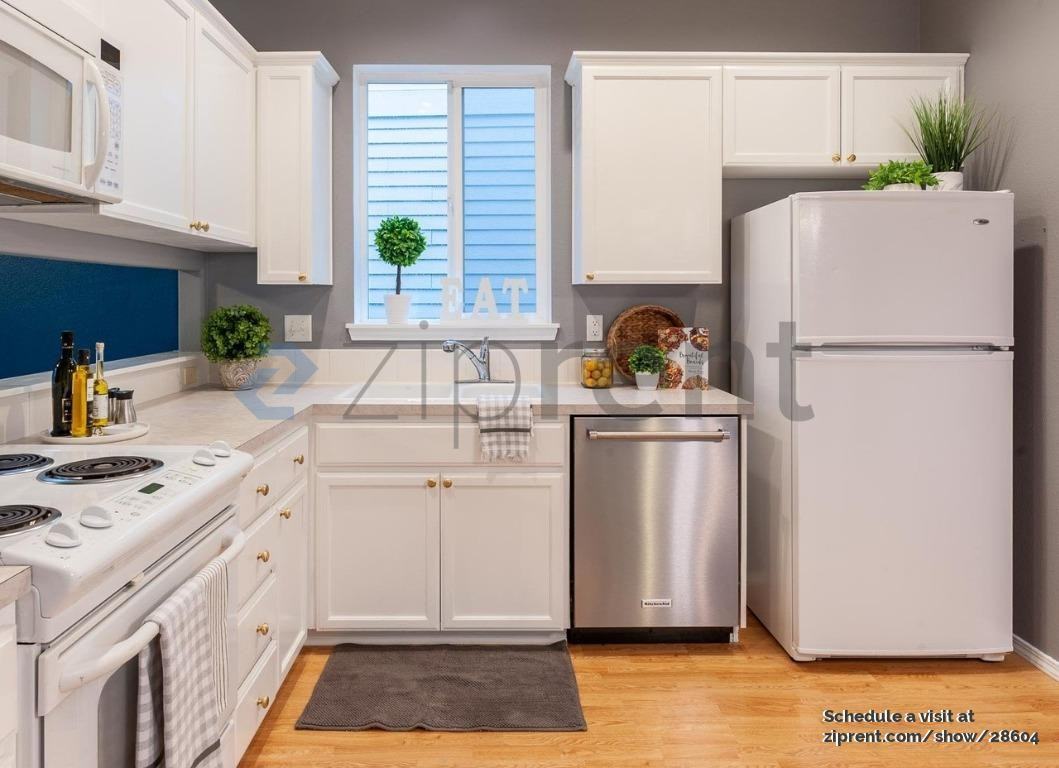 923 Se Portlandia Ave - Photo 3 of 21