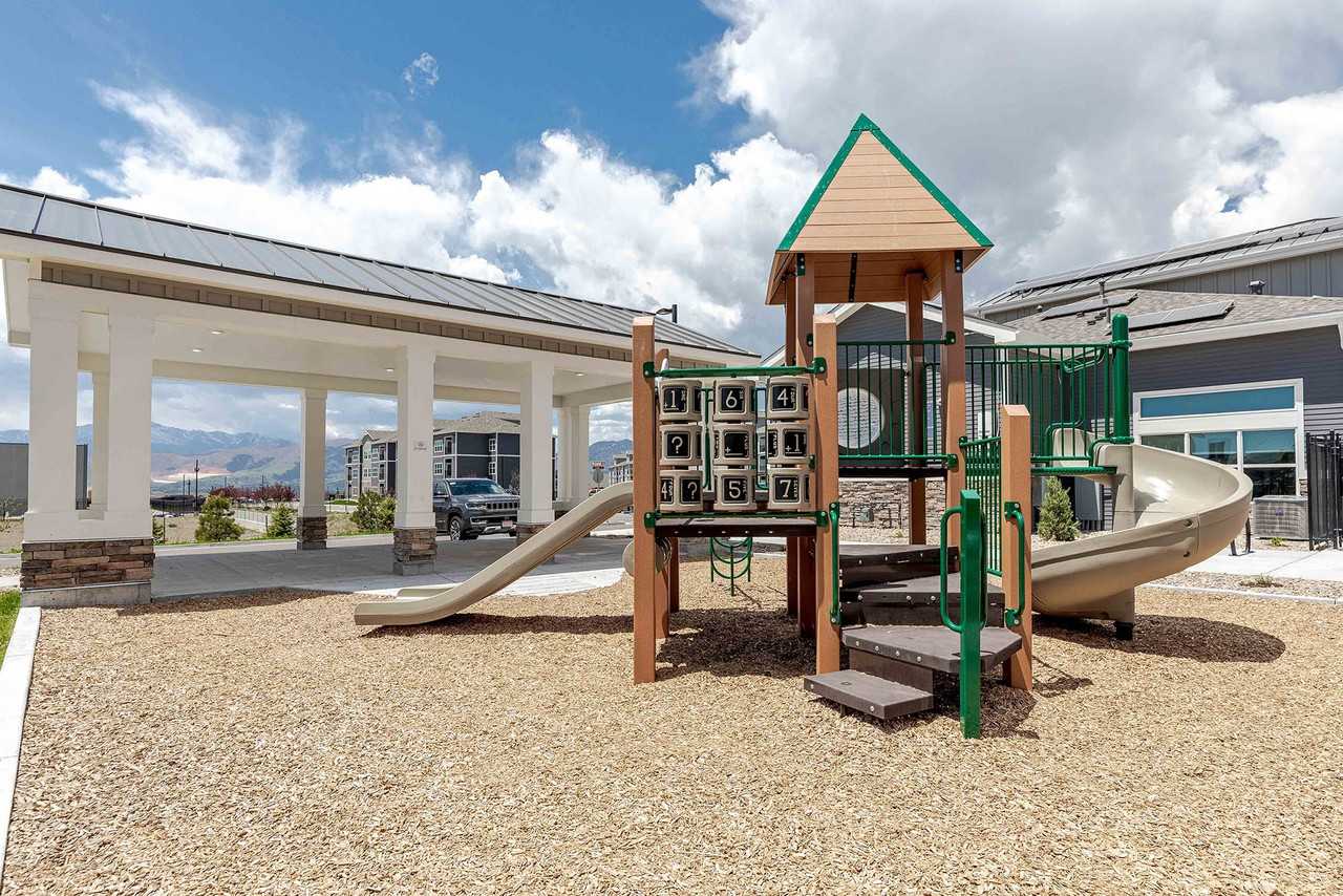 InterQuest Ridge - Photo 5 of 20