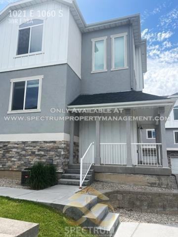 1021 E 1060 S - Photo 2 of 29