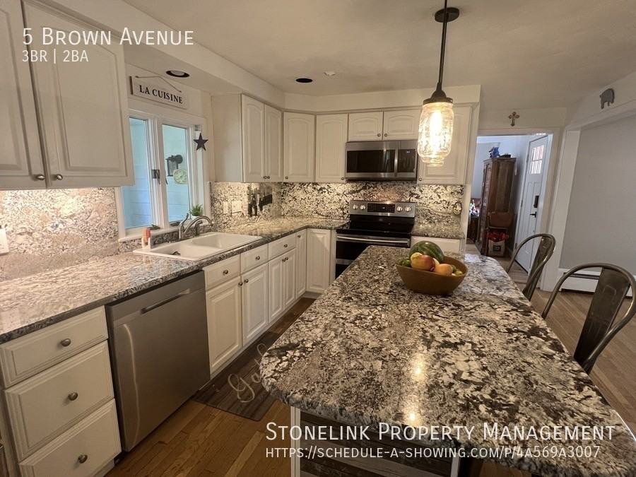 5 Brown Ave - Photo 3 of 31