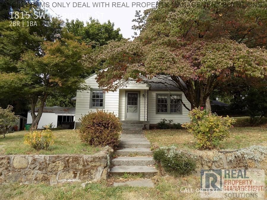 1815 Sw Marigold St - Photo 2 of 31