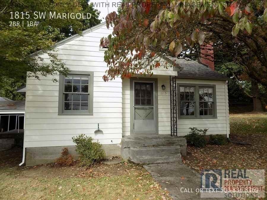 1815 Sw Marigold St - Photo 3 of 31