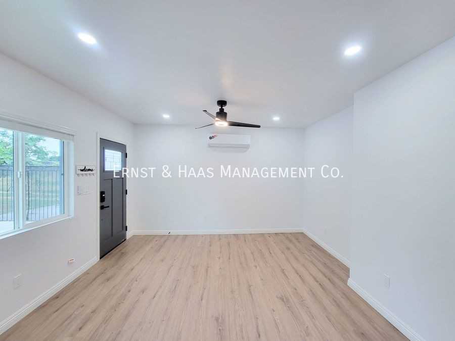 5021 Ashworth St - Photo 3 of 18