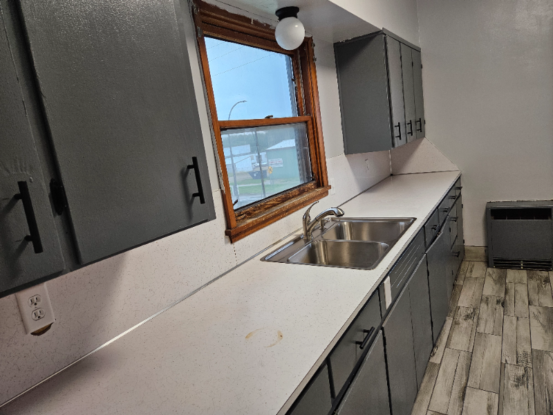 102 Center St - Photo 2 of 11