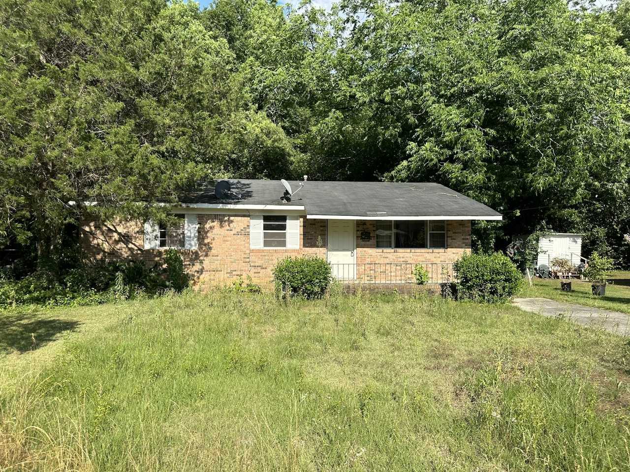 351 Locust Ave - Photo 3 of 18