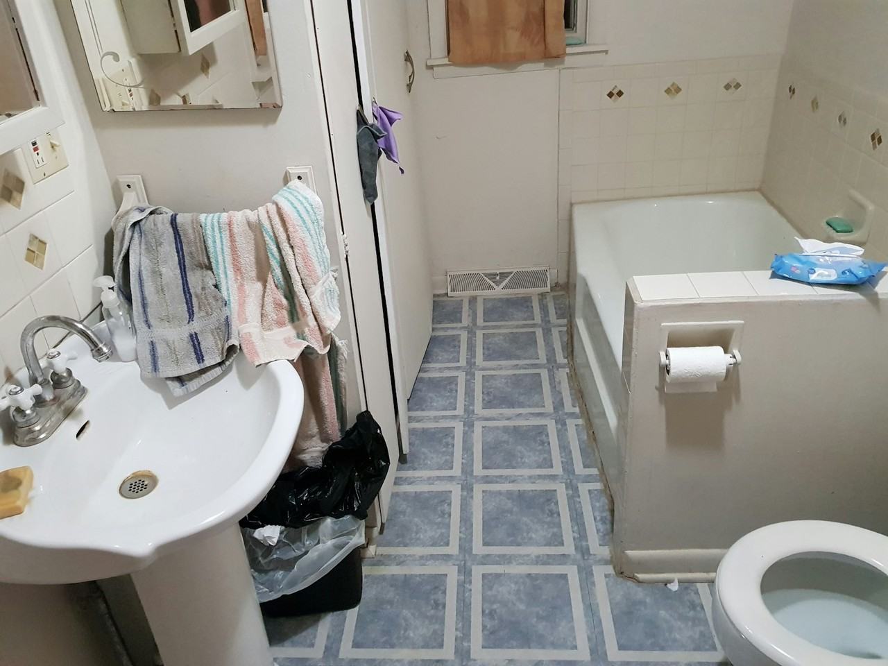 625 W Superior St - Photo 3 of 14