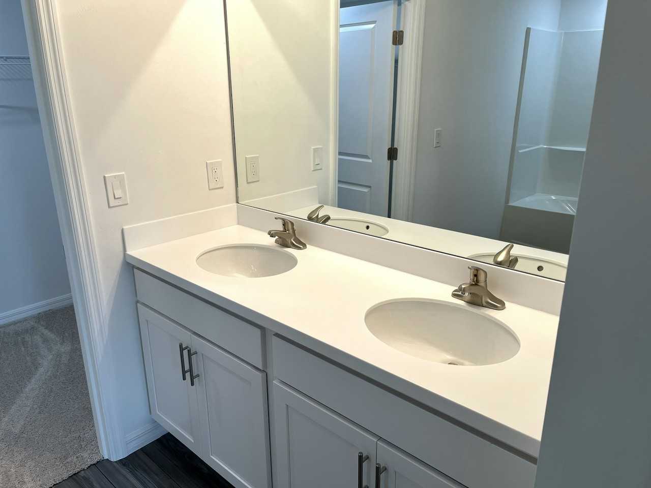 4303 Northeast 12th Court - Photo 7 of 13