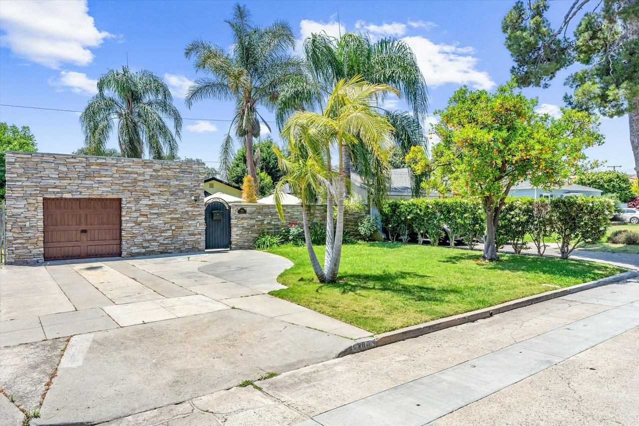 904 N Lowell St - Photo 2 of 32