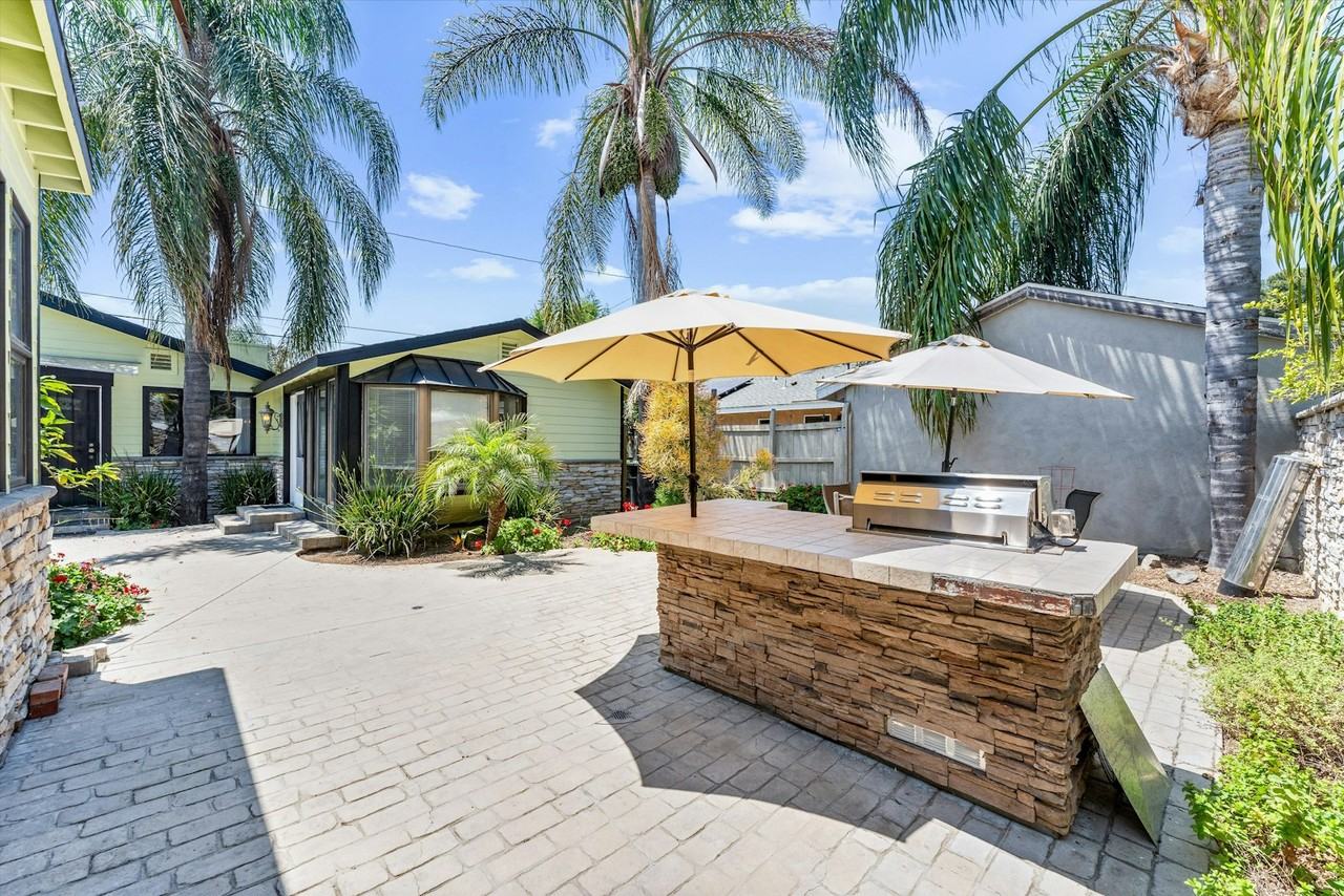 904 N Lowell St - Photo 3 of 32