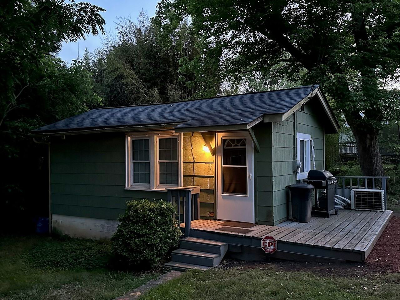 15 Michigan Avenue, Unit 15 Michigan Ave 1/2 - Photo 2 of 28