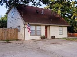 featured image of 3005 1st St #1