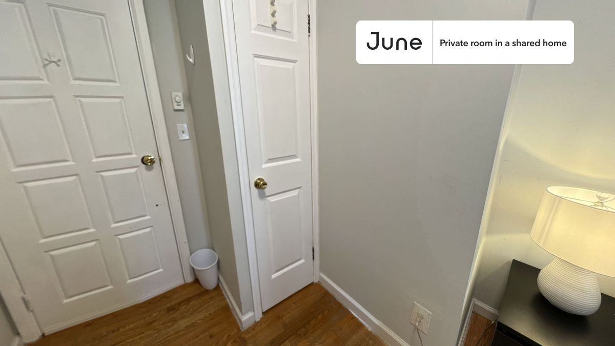 136 W 109th St #C - Photo 4 of 15